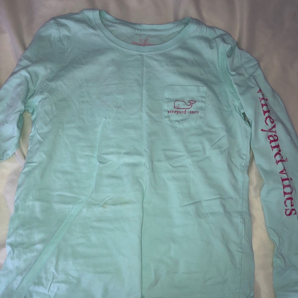 vineyard vines long sleeved tee